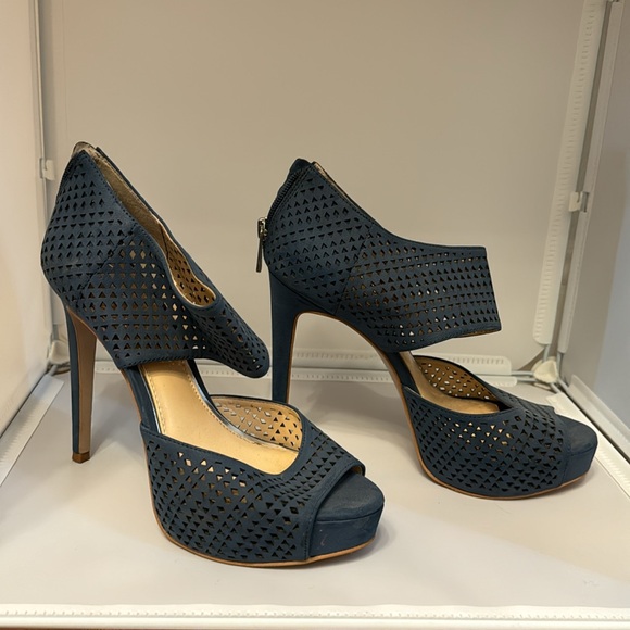 Blue Jessica Simpson heels - Picture 2 of 4